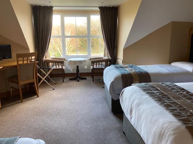 Tailors Lodge, Continental Breakfast Castleisland Buitenkant foto